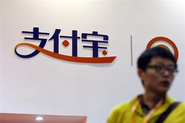 怎么一键添加群里的所有好友？